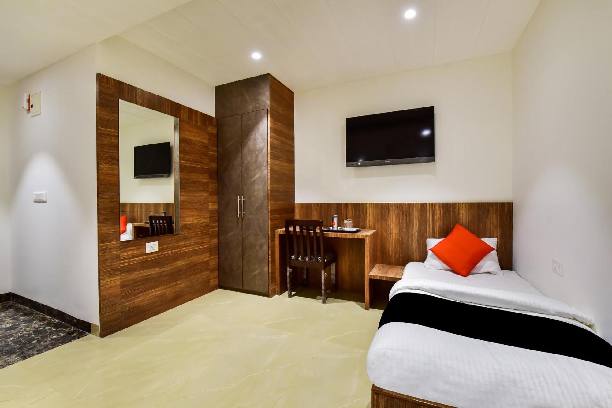 Capital O Maurya Inn Джодхпур Экстерьер фото